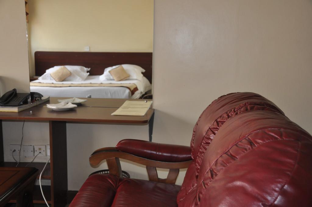 Hotel Central Park Найроби Екстериор снимка